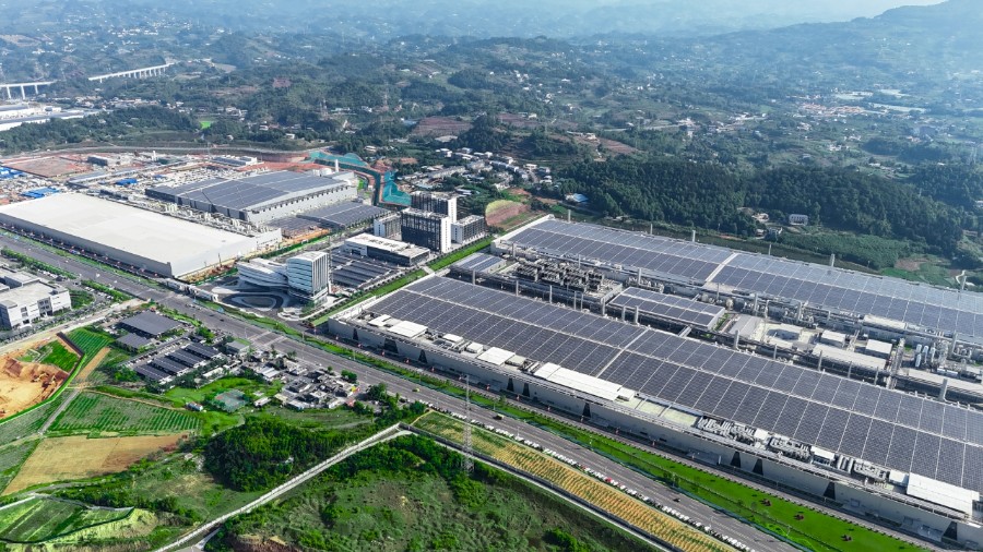 英发睿能荣获南方周末2025“年度新锐责任企业”，创新责任实践引领可持续发展新篇